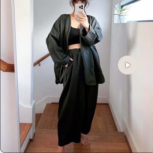 APRIL MEETS OCTOBER
Los Angeles Pants Black size S/M